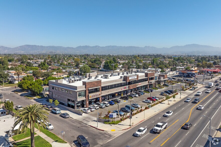 More Photos Of 13755 Roscoe Blvd, Panorama City General Retail For Lease