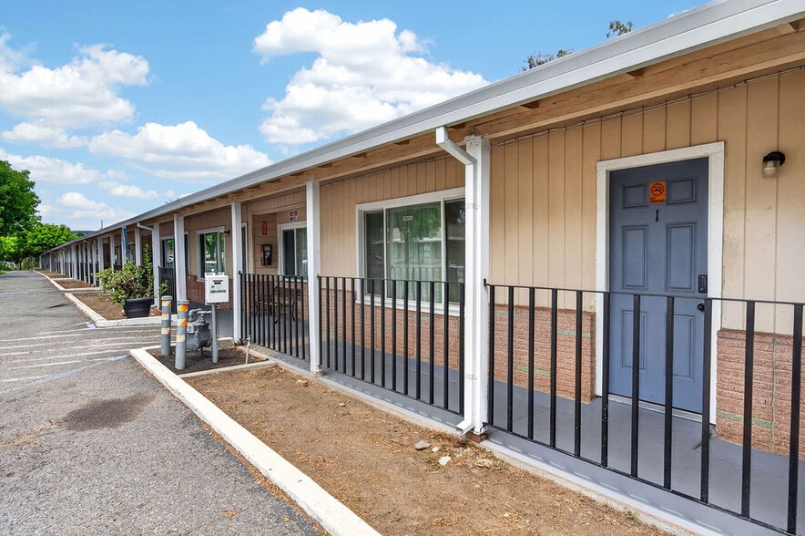 More Photos Of 2010 Feather River Blvd, Oroville Hotel For Sale