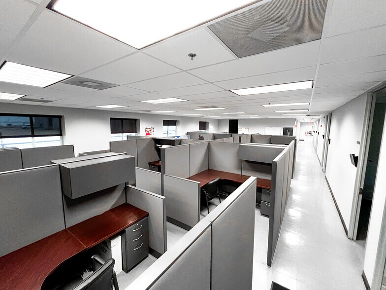 More Photos Of 7995 E Interstate 20 E, Odessa Warehouse For Lease