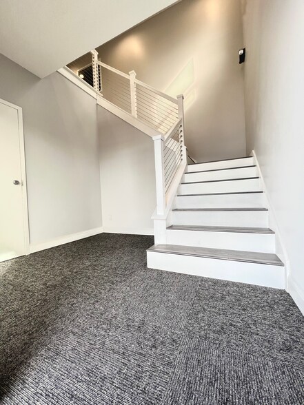 More Photos Of 312 Mall Blvd, Savannah Freestanding For Lease