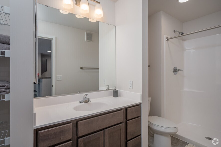 More Photos Of 2300 Hastings Ave, Newport Apartments For Lease