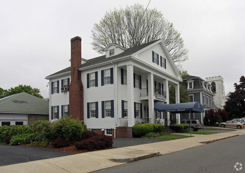 More Photos Of 4-6 Common St, Stoneham Storefront Retail Residential For Sale