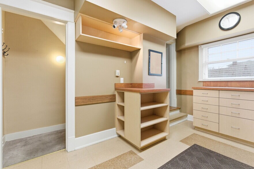 More Photos Of 3208 College Dr, Louisville Office For Sale