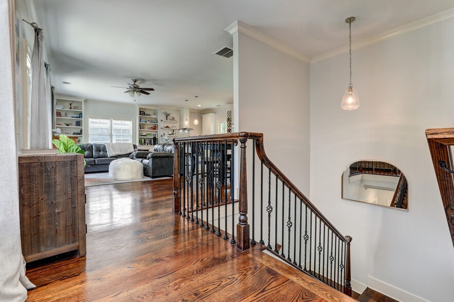 More Photos Of 2972 Lookout Pl NE, Atlanta Office Residential For Sale