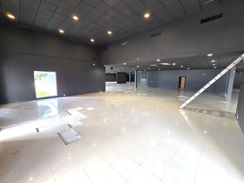 More Photos Of 5401 N Federal Hwy, Fort Lauderdale Freestanding For Sale