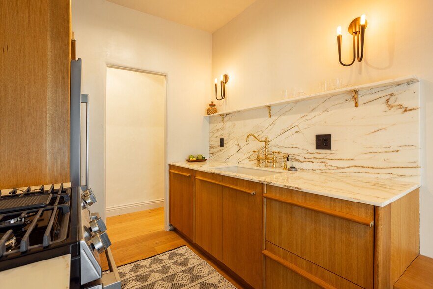 More Photos Of 144 N Clark Dr, Beverly Hills Apartments For Sale