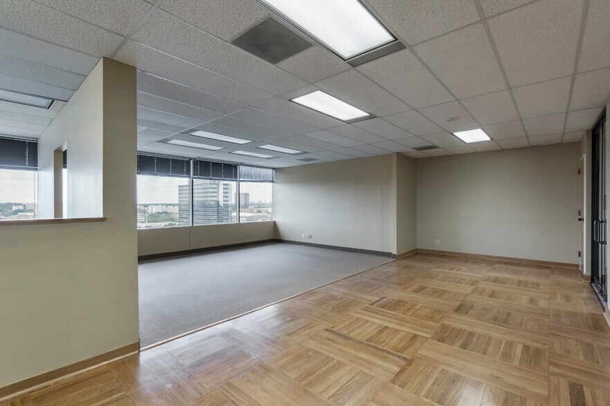 More Photos Of 7515 Greenville Ave, Dallas Medical For Lease