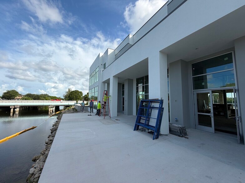More Photos Of 5236 Golden Gate Parkway, Naples Restaurant For Lease