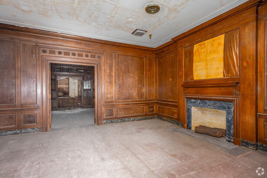 More Photos Of 219-225 E Baltimore St, Baltimore Storefront For Sale