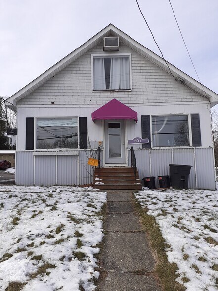 More Photos Of 683 NY-17M, Monroe Office For Lease