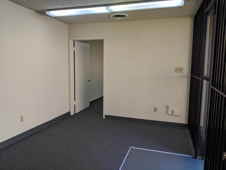 More Photos Of 1840 Floradale Ave, South El Monte Warehouse For Lease