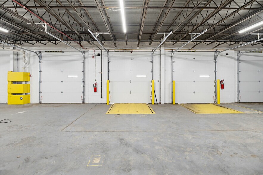 More Photos Of 83 Broad Ave, Fairview Warehouse For Lease