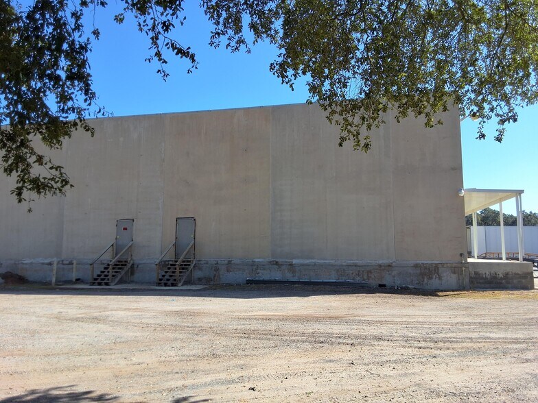 More Photos Of 9970 N Old Palafox Hwy, Pensacola Distribution For Lease