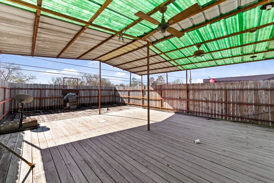 More Photos Of 4713 E Tidwell Rd, Houston Warehouse For Sale