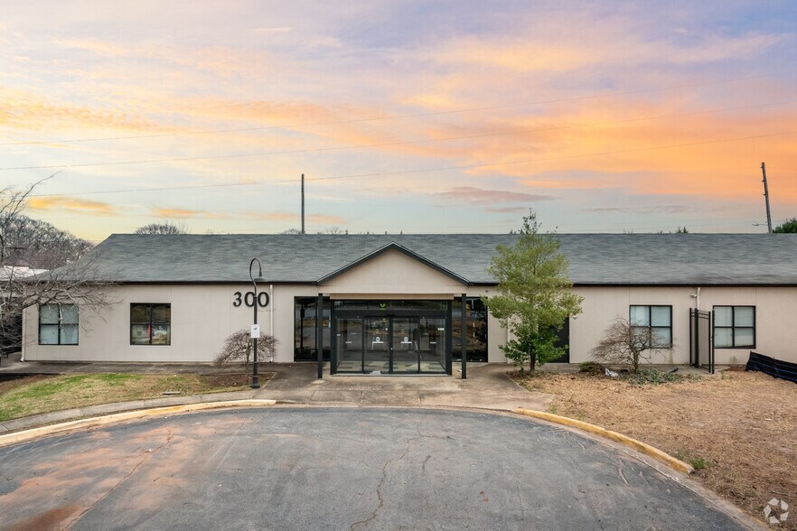 More Photos Of 1513 E Cleveland Ave, East Point Unknown For Sale