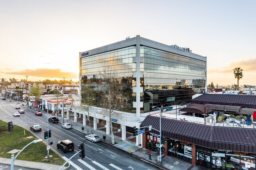More Photos Of 11726 San Vicente Blvd, Los Angeles Office For Lease