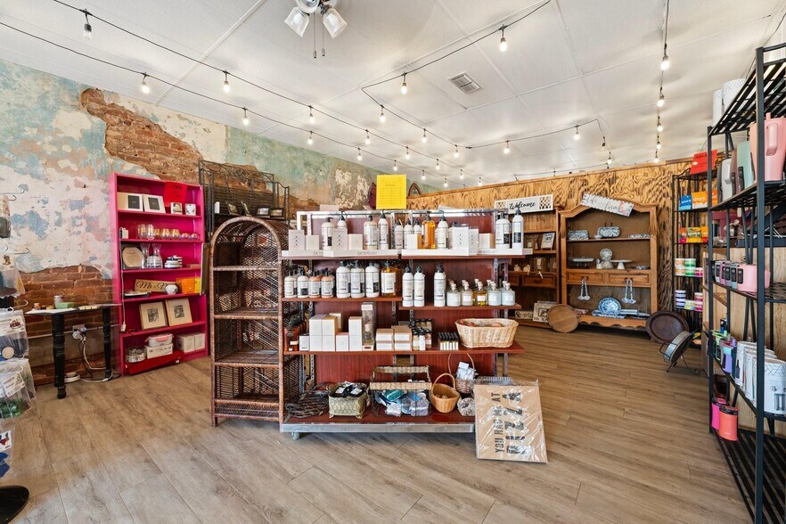 More Photos Of 133 N Texas St, De Leon Storefront For Sale