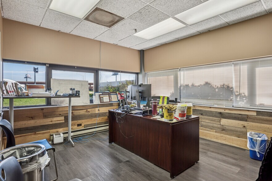 More Photos Of 7300 Santa Fe Dr, Hodgkins Distribution For Lease