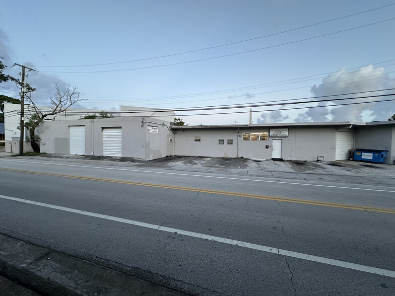 Primary Photo Of 2117 N Dixie Hwy, Wilton Manors Warehouse For Sale