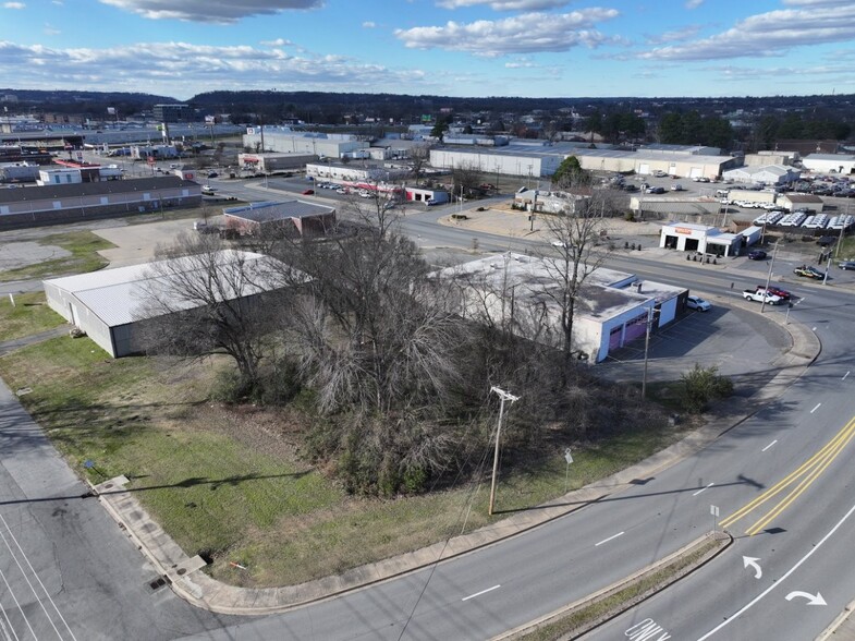 More Photos Of 920 E Broadway St, North Little Rock Showroom For Sale