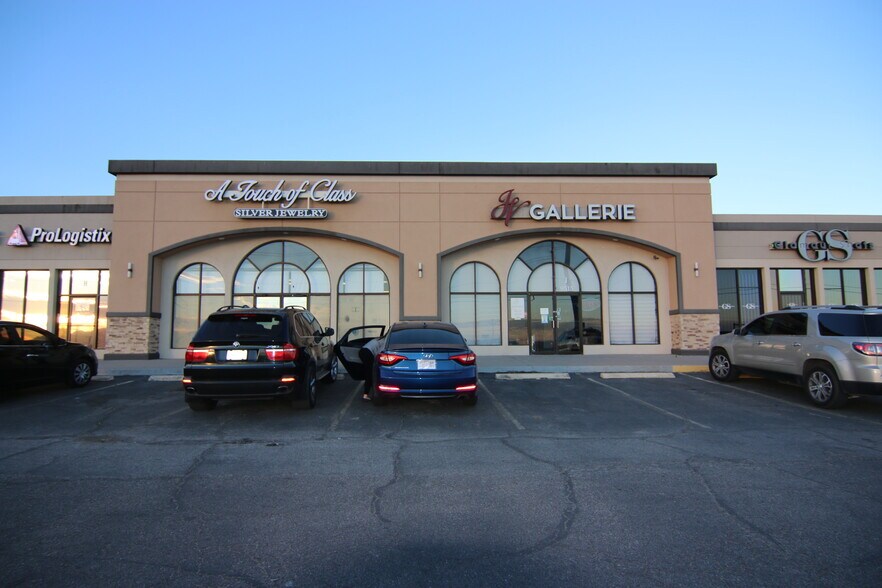 More Photos Of 9515 Gateway Blvd W, El Paso Unknown For Lease