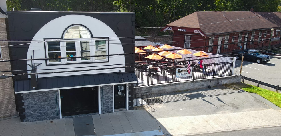 Primary Photo Of 227 Main St, Butler Restaurant For Sale