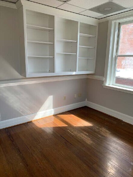 More Photos Of 1116 Blanding St, Columbia Office Residential For Sale