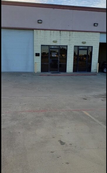 More Photos Of 4803 W Fuqua St, Houston Industrial For Lease