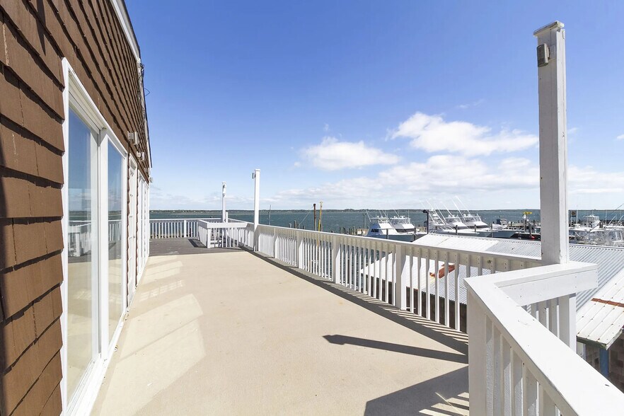 More Photos Of 363 Beach rd, Hampton Bays Restaurant For Sale