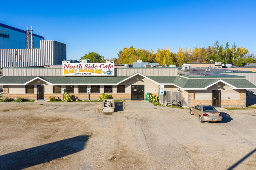 More Photos Of 3450 Gateway Dr, Grand Forks Restaurant For Lease