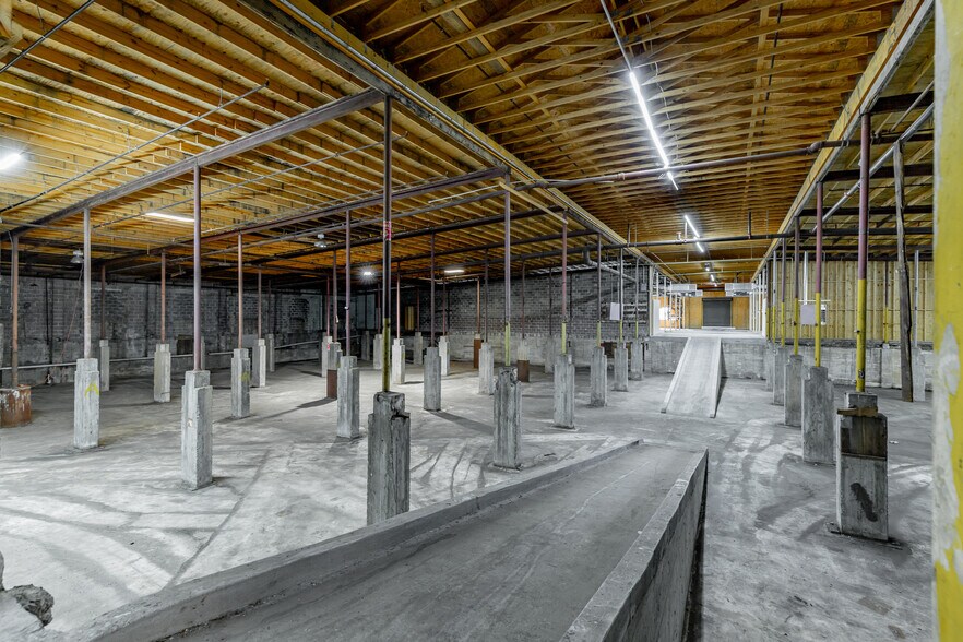 More Photos Of 406 4th Ave, Dalton Manufacturing For Sale