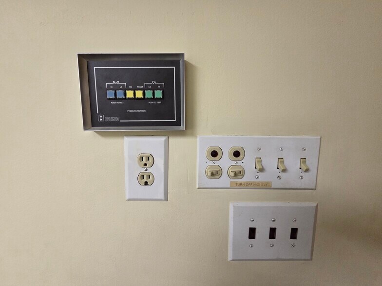 More Photos Of 146 Lakeview Dr S, Gibbsboro Medical For Sale