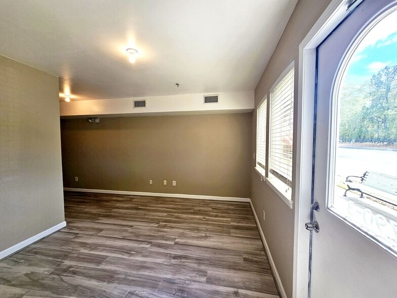 More Photos Of 1790 Queen Anne, Sunset Beach Storefront Retail Residential For Lease