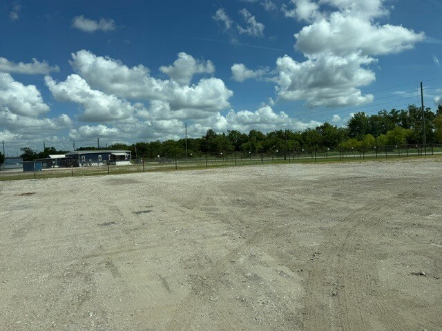 More Photos Of 10219 Pineland Rd, Houston Land For Lease