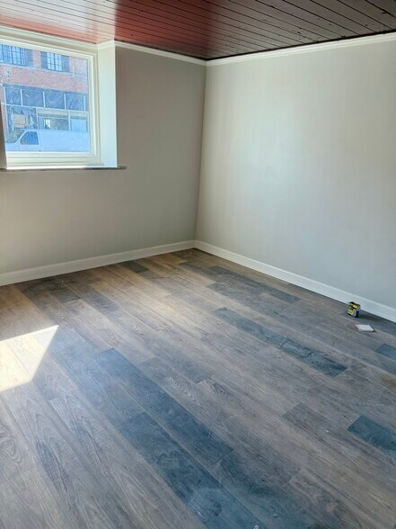 More Photos Of 101 E Main St, Blanchester Loft Creative Space For Lease