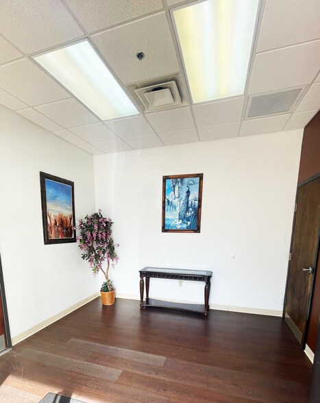 More Photos Of 7645 Merrill Rd, Jacksonville Unknown For Lease