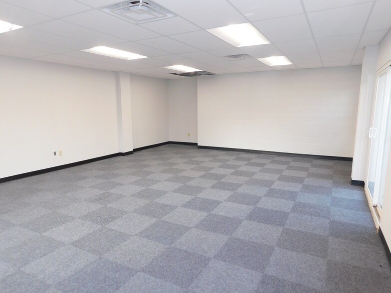 More Photos Of 3270 W North Bend Rd, Cincinnati Office Residential For Sale