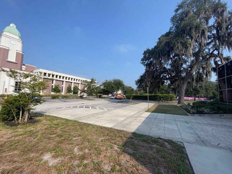 More Photos Of 820 N Orange Ave, Green Cove Springs Storefront Retail Office For Sale