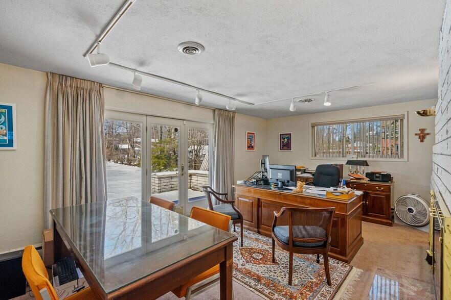 More Photos Of 235 Saratoga Rd, Schenectady Office For Sale