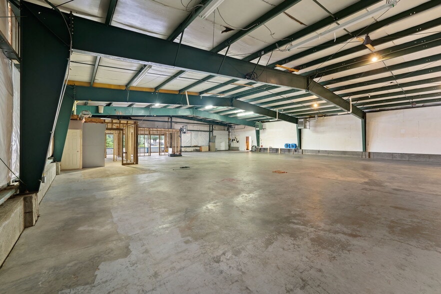 More Photos Of 31 Wilclar St, Warwick Warehouse For Lease