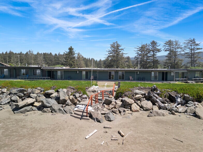 More Photos Of 1455 US Highway 101 S, Crescent City Hotel For Sale