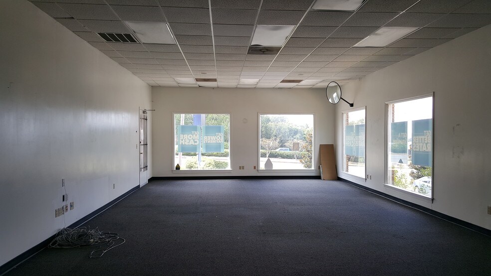 More Photos Of 3941-3965 Victory Dr, Columbus Storefront Retail Office For Lease