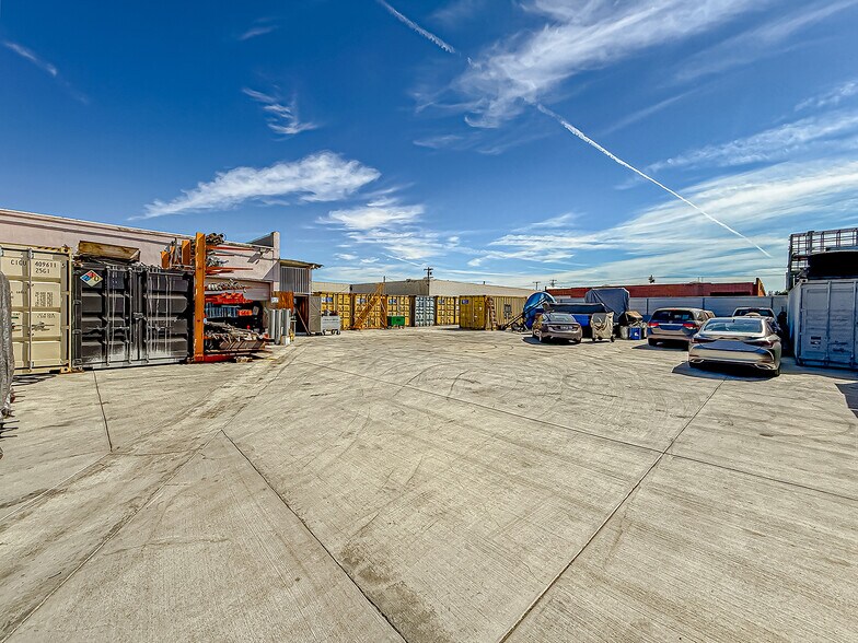More Photos Of 7650 Gloria Ave, Van Nuys Warehouse For Sale