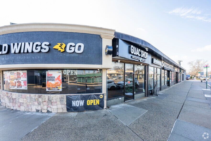 More Photos Of 27102 - 27120 Union Tpke, New Hyde Park Restaurant For Lease