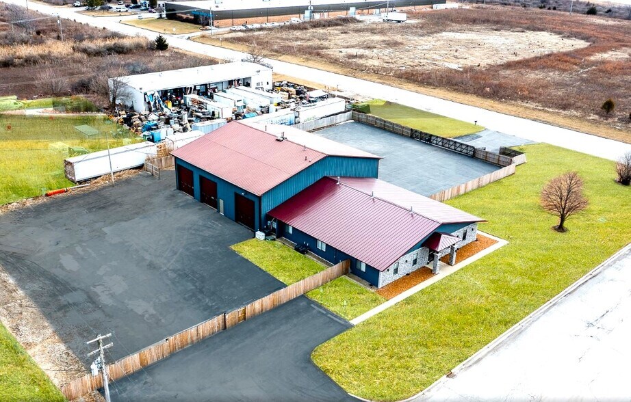 Primary Photo Of 2660 Bond St, University Park Service For Lease