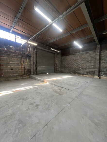 More Photos Of 625 Wortman Ave, Brooklyn Distribution For Lease