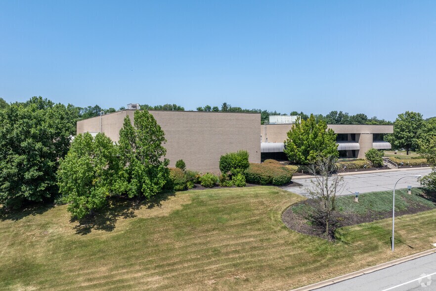 More Photos Of 252 Park West Dr, Pittsburgh Manufacturing For Sale