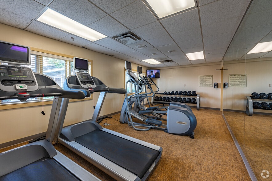 More Photos Of 1922 Skibo Rd, Fayetteville Hotel For Sale