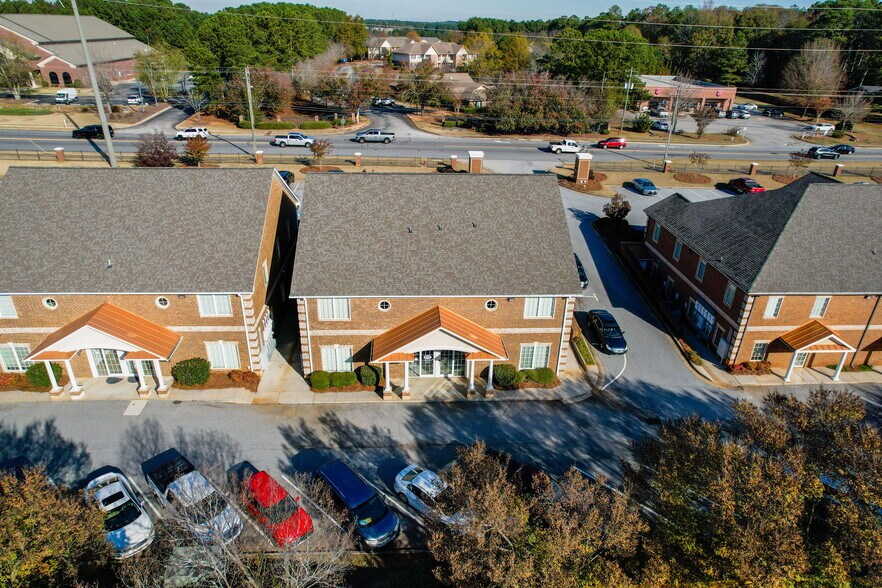 More Photos Of 300-390 Racetrack Rd, McDonough Unknown For Lease