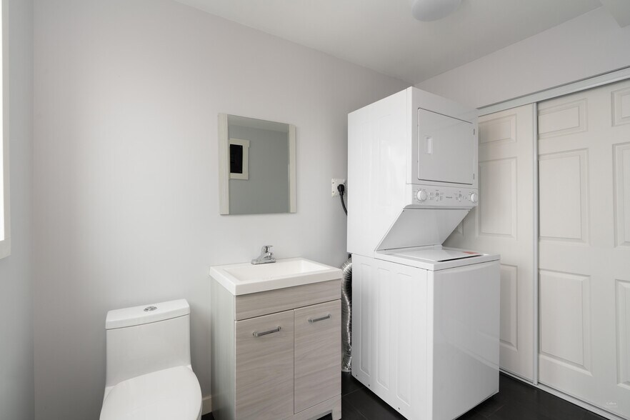 More Photos Of 470 Dogwood St, Campbell River Apartments For Sale